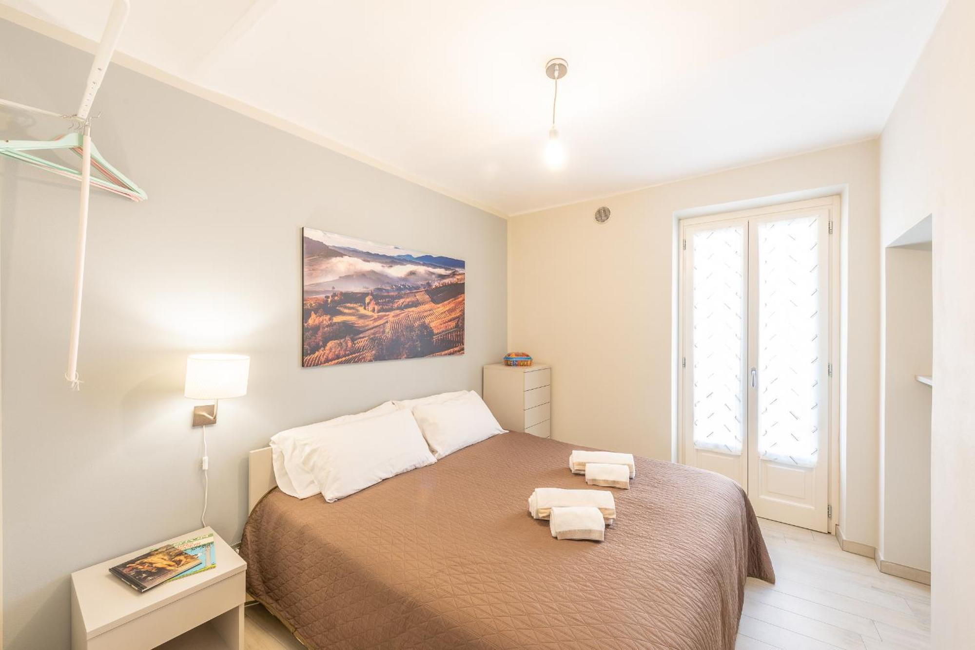trifulhouse holiday apartments: entire building Alba  Chambre photo