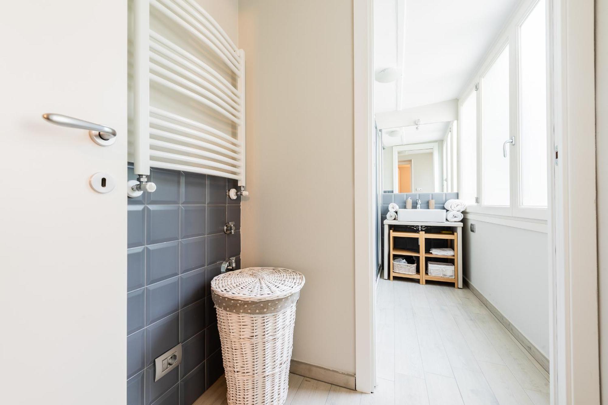 trifulhouse holiday apartments: entire building Alba  Chambre photo